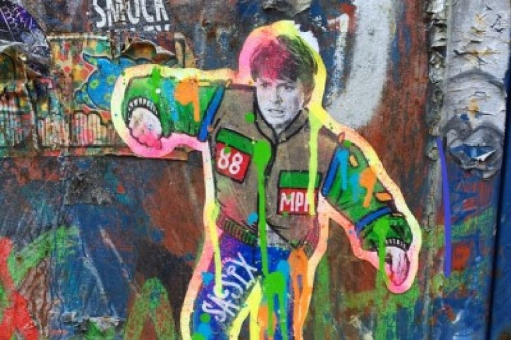 Collage eines Mannes aus dem Film "Zurück in die Zukunft" als buntes und grelles Graffiti